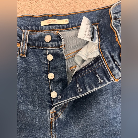 Levi’s weddgie skinny size 28 - Picture 2 of 3